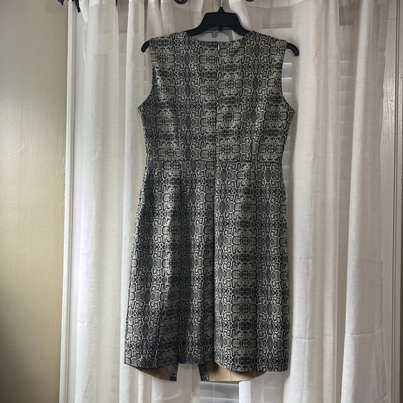 ILE [I LE] New York Snake Skin Suede Tan/Black Sheath Dress Sz 10 Office Worship - Picture 2 of 5